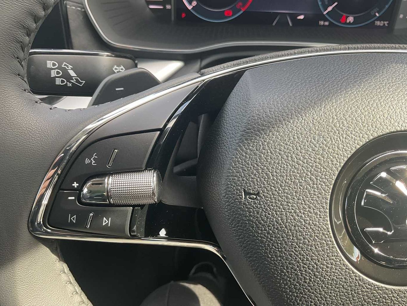 SKODA Octavia Hatchback 2.0TDI (150ps) SE L SCR DSG